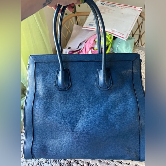 GORGEOUS blue Givenchy shoulder bag - Picture 9 of 15
